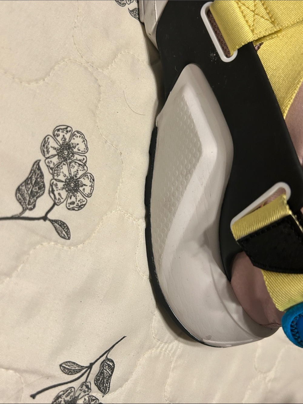 Nike Air Huarache city low plum chalk size 10 GUC - Picture 10 of 16
